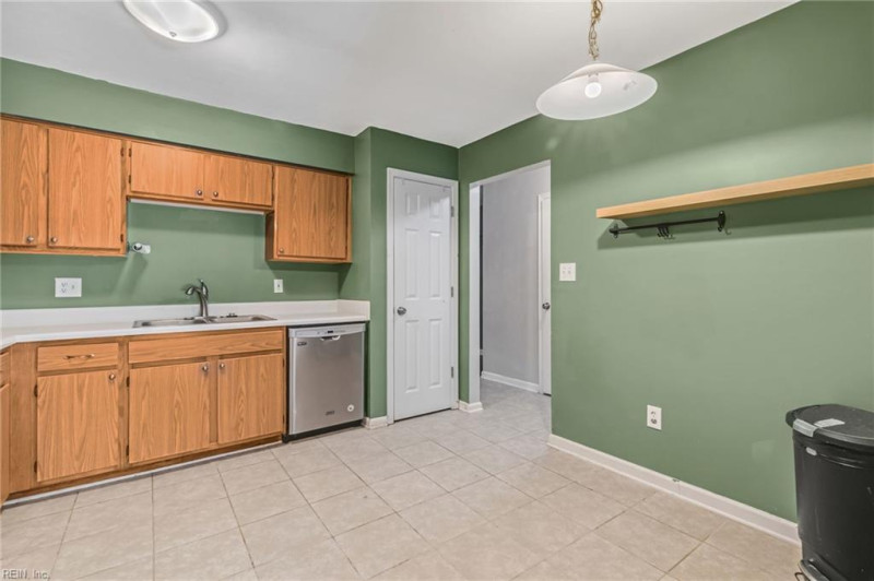 Photo 13 of 17 residential for sale in Newport News virginia Photo 13 of 17 residential for sale in Newport News virginia