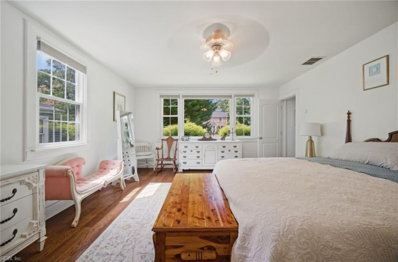 Photo 12 of 29 residential for sale in Norfolk virginia
