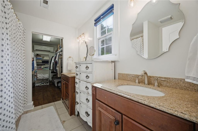 Photo 13 of 29 residential for sale in Norfolk virginia