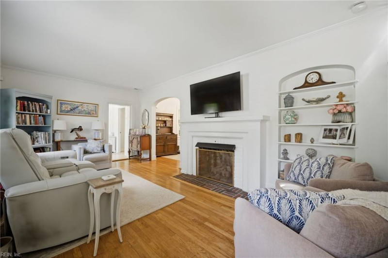 Photo 2 of 29 residential for sale in Norfolk virginia