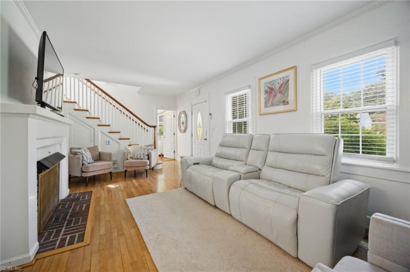 Photo 3 of 29 residential for sale in Norfolk virginia