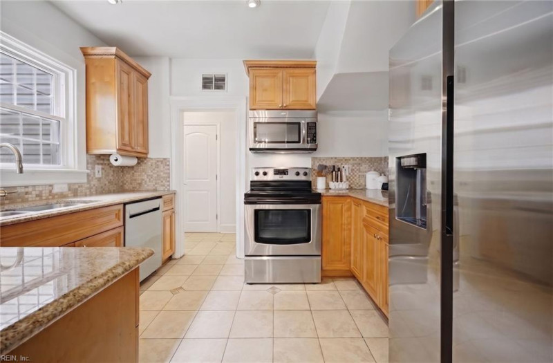 Photo 4 of 29 residential for sale in Norfolk virginia