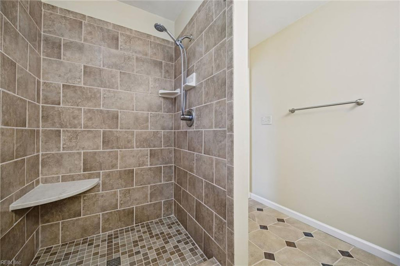Photo 14 of 30 residential for sale in Suffolk virginia