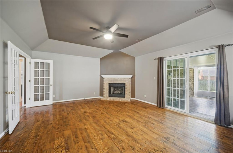 Photo 4 of 30 residential for sale in Suffolk virginia