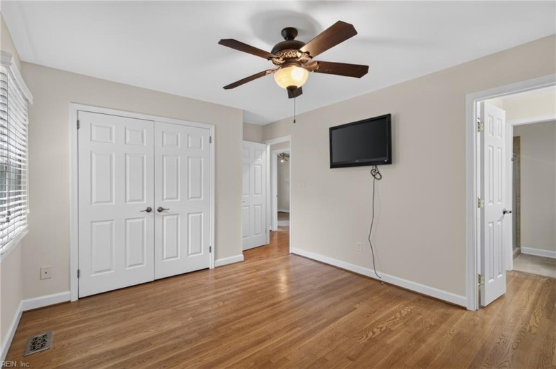 Photo 19 of 39 residential for sale in York County virginia