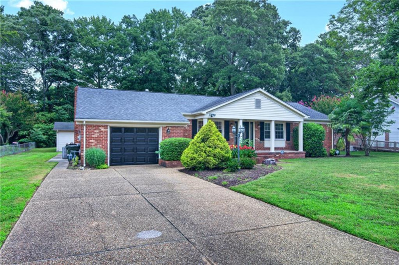 Photo 2 of 39 residential for sale in York County virginia