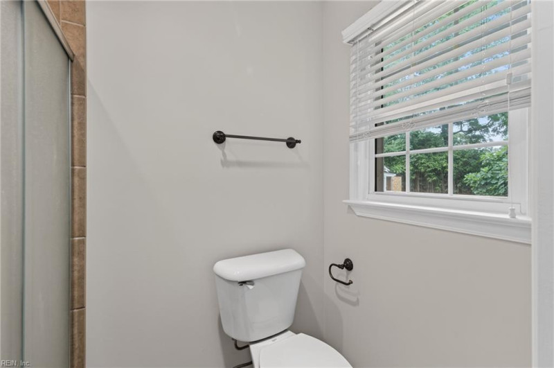 Photo 21 of 39 residential for sale in York County virginia