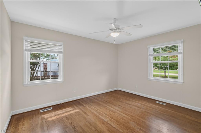 Photo 22 of 39 residential for sale in York County virginia