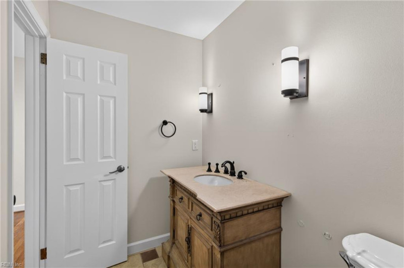 Photo 25 of 39 residential for sale in York County virginia