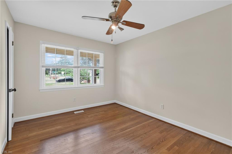 Photo 26 of 39 residential for sale in York County virginia