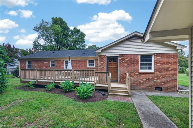 Photo 30 of 39 residential for sale in York County virginia
