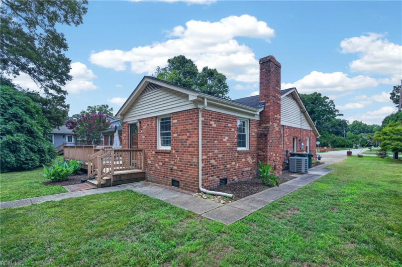 Photo 31 of 39 residential for sale in York County virginia