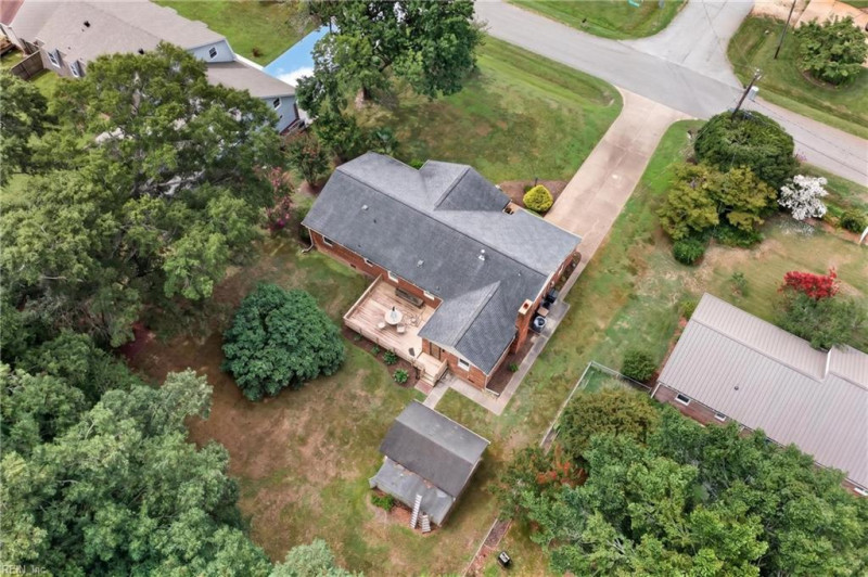 Photo 34 of 39 residential for sale in York County virginia