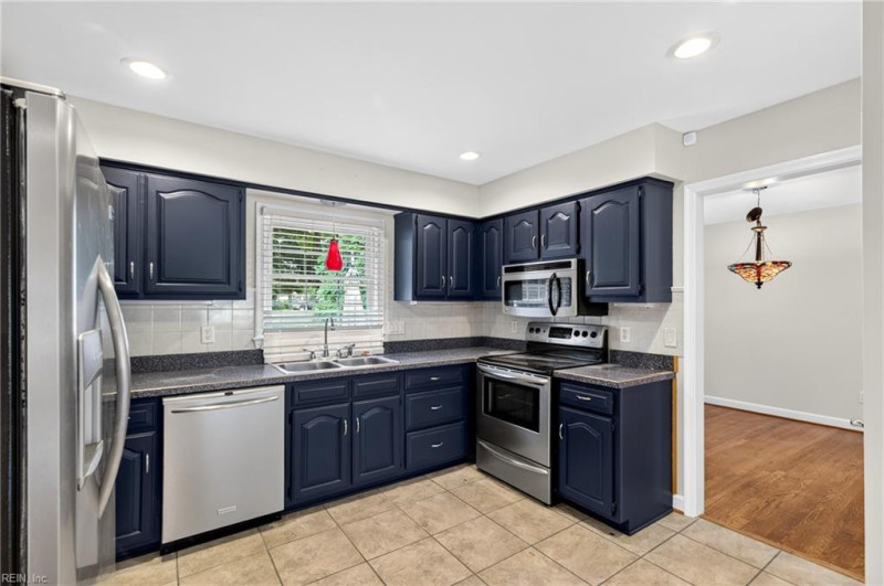 Photo 9 of 39 residential for sale in York County virginia