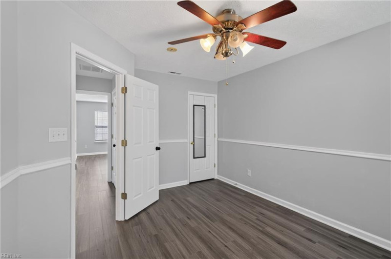 Photo 28 of 48 residential for sale in York County virginia