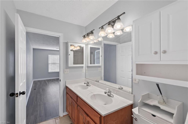 Photo 34 of 48 residential for sale in York County virginia