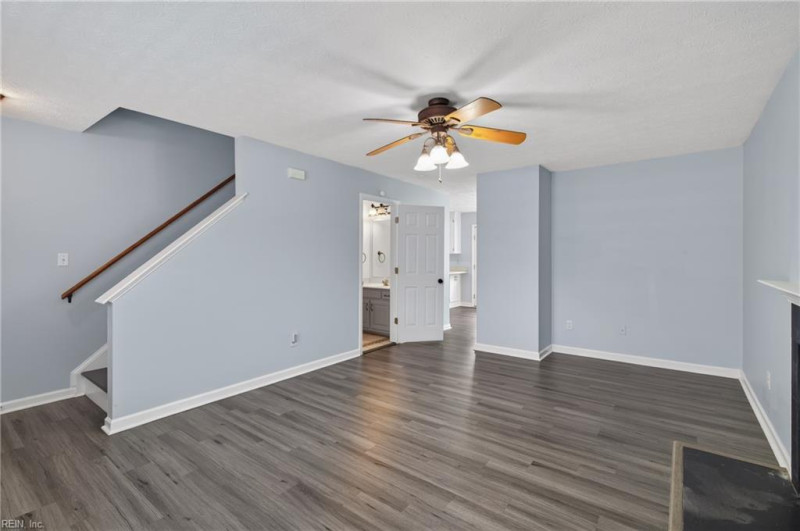 Photo 6 of 48 residential for sale in York County virginia