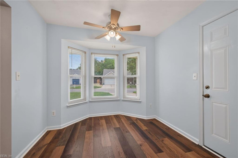 Photo 11 of 25 residential for sale in Chesapeake virginia