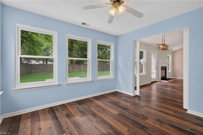 Photo 13 of 25 residential for sale in Chesapeake virginia