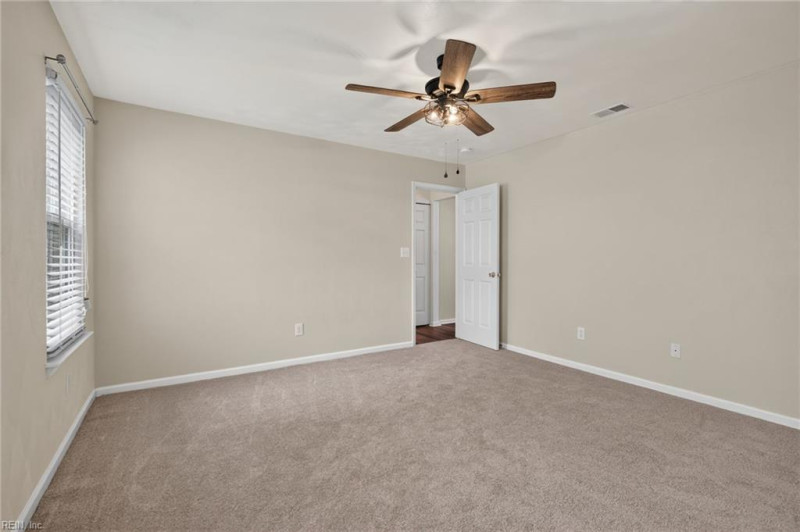 Photo 15 of 25 residential for sale in Chesapeake virginia