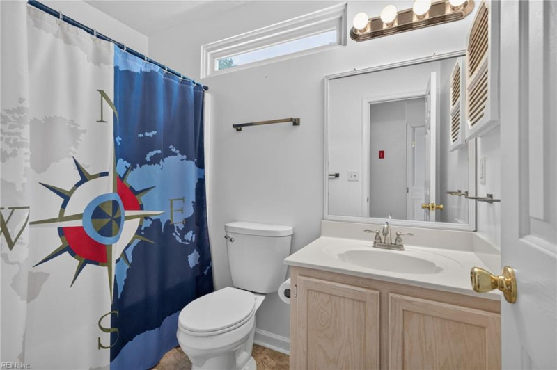 Photo 18 of 25 residential for sale in Chesapeake virginia
