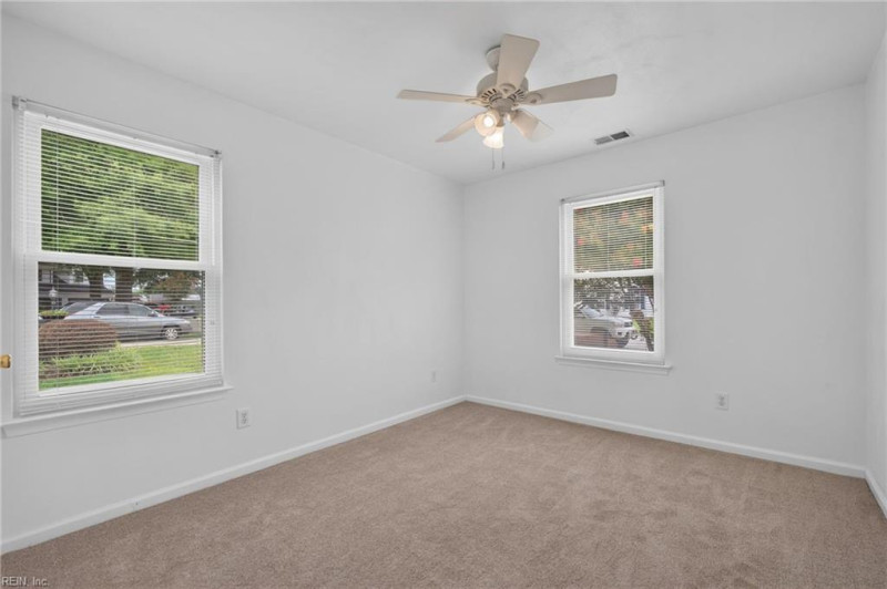 Photo 19 of 25 residential for sale in Chesapeake virginia