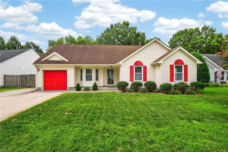 Photo 2 of 25 residential for sale in Chesapeake virginia