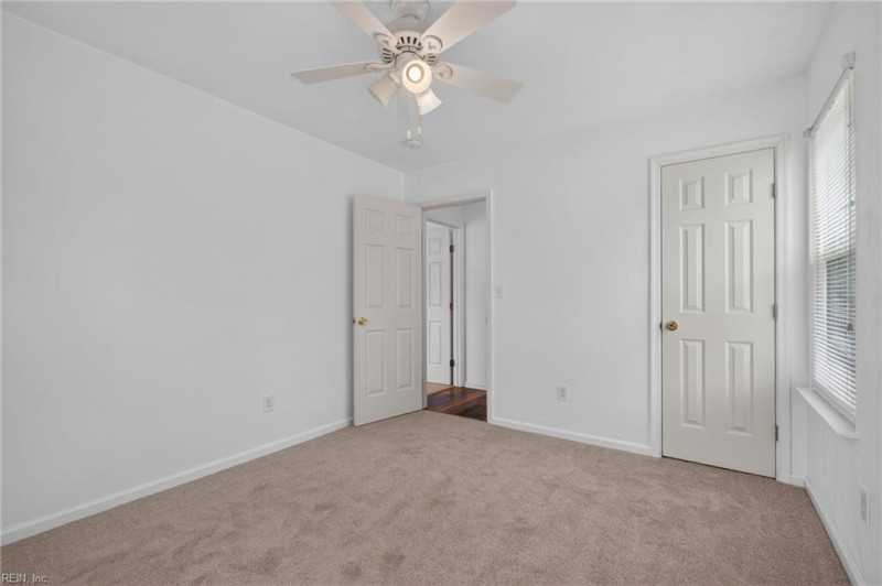 Photo 20 of 25 residential for sale in Chesapeake virginia