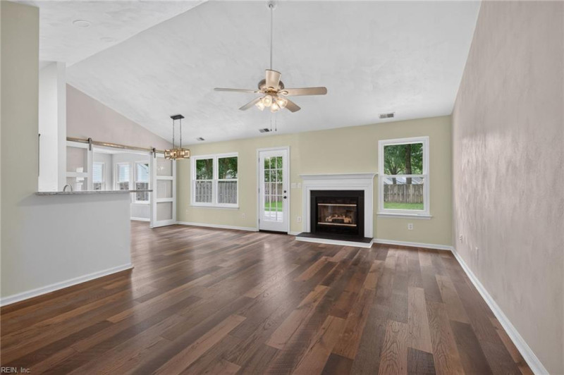 Photo 5 of 25 residential for sale in Chesapeake virginia