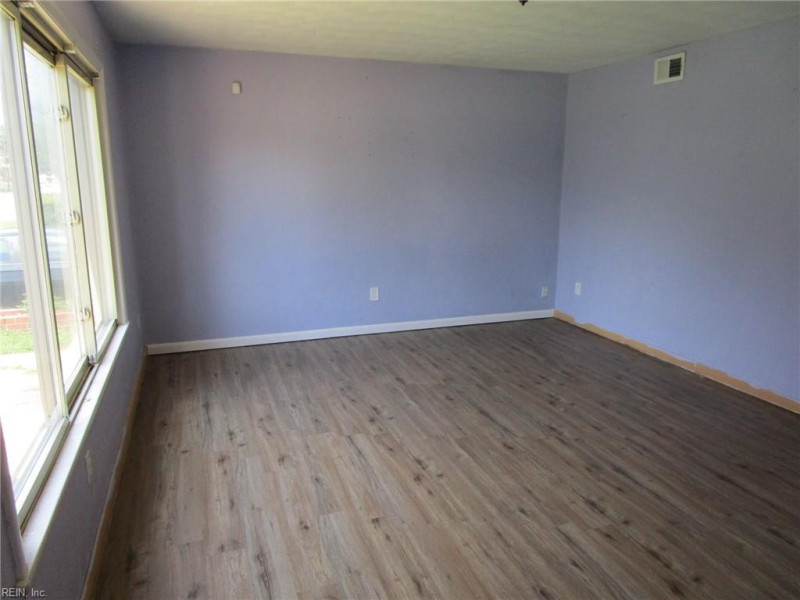 Photo 14 of 21 residential for sale in Hampton virginia