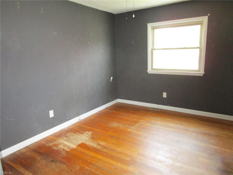 Photo 18 of 21 residential for sale in Hampton virginia