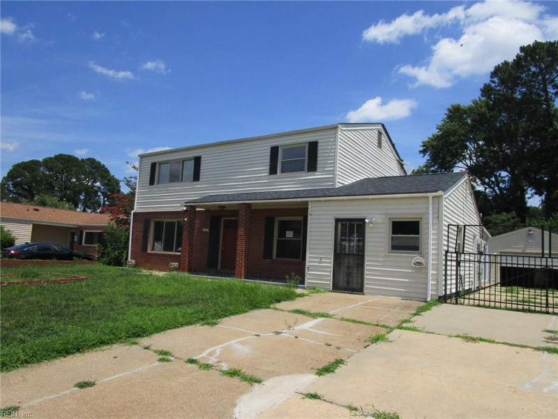 Photo 2 of 21 residential for sale in Hampton virginia