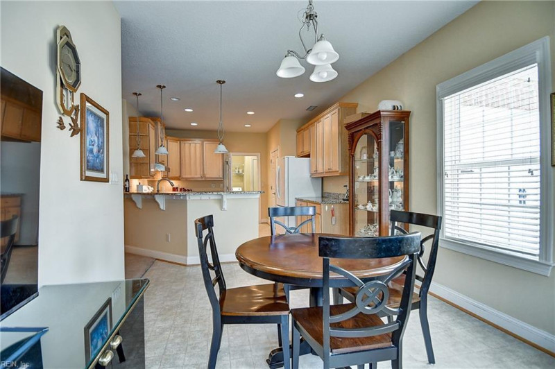 Photo 12 of 43 residential for sale in Chesapeake virginia