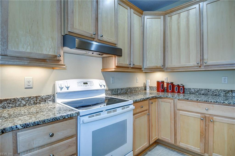 Photo 6 of 43 residential for sale in Chesapeake virginia