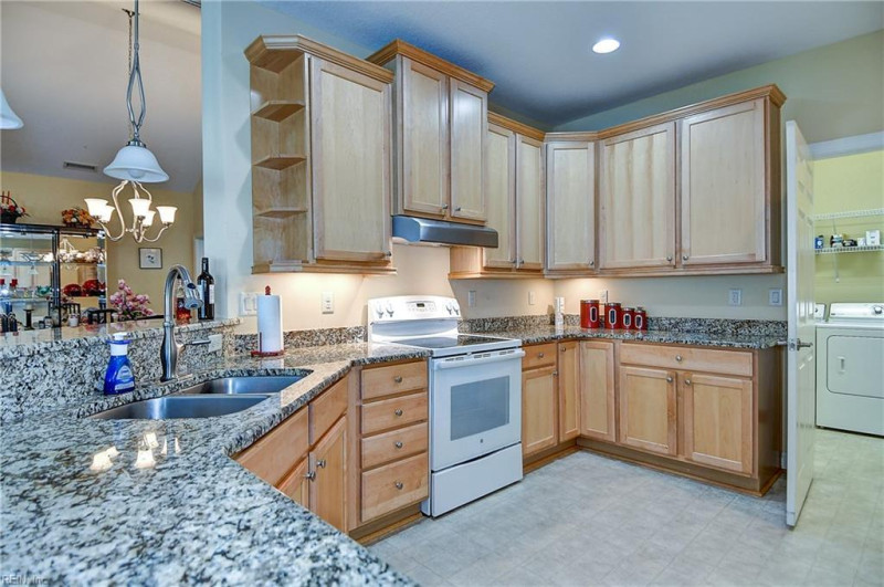 Photo 9 of 43 residential for sale in Chesapeake virginia