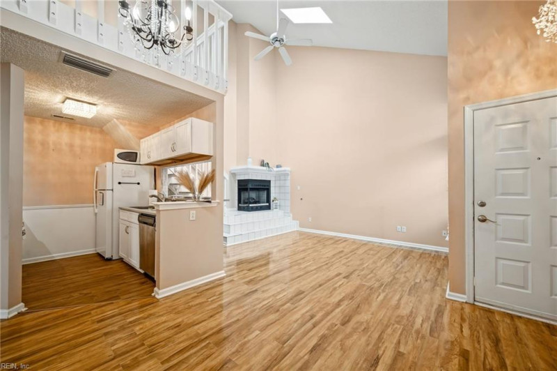 Photo 11 of 30 residential for sale in Virginia Beach virginia