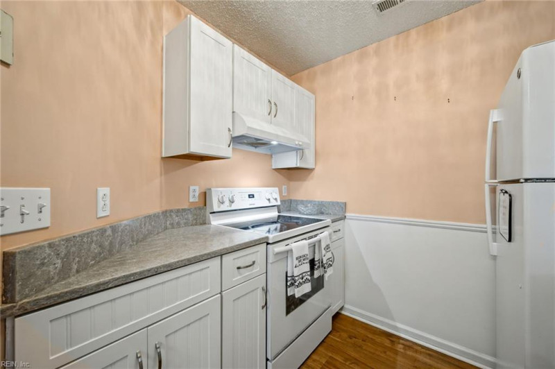 Photo 13 of 30 residential for sale in Virginia Beach virginia