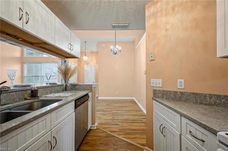 Photo 15 of 30 residential for sale in Virginia Beach virginia