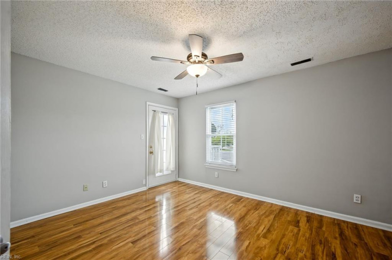 Photo 18 of 30 residential for sale in Virginia Beach virginia