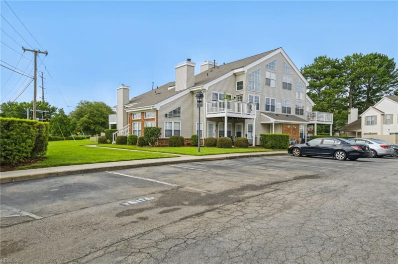 Photo 2 of 30 residential for sale in Virginia Beach virginia