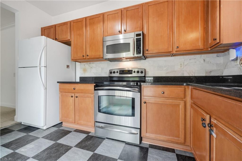 Photo 16 of 37 residential for sale in Norfolk virginia