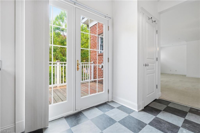 Photo 17 of 37 residential for sale in Norfolk virginia