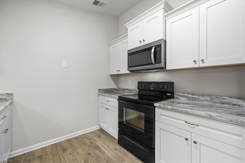 Photo 13 of 39 residential for sale in Virginia Beach virginia