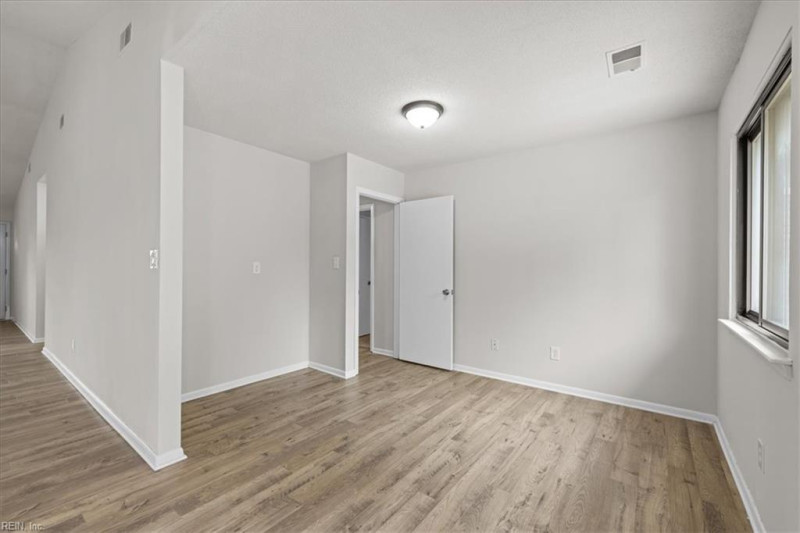 Photo 18 of 39 residential for sale in Virginia Beach virginia