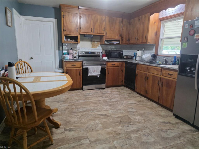 Photo 3 of 10 residential for sale in Chesapeake virginia Photo 3 of 10 residential for sale in Chesapeake virginia
