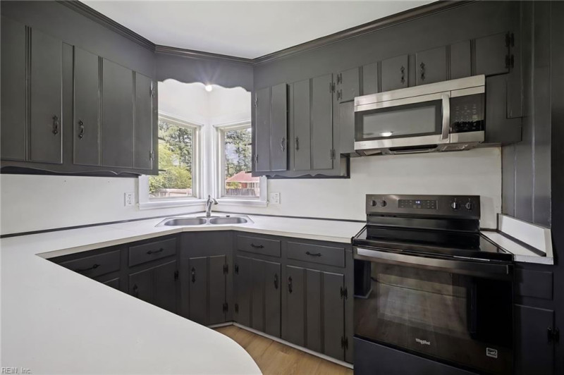 Photo 14 of 34 residential for sale in Chesapeake virginia