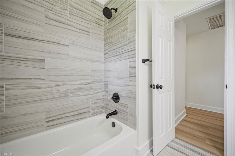 Photo 16 of 34 residential for sale in Chesapeake virginia