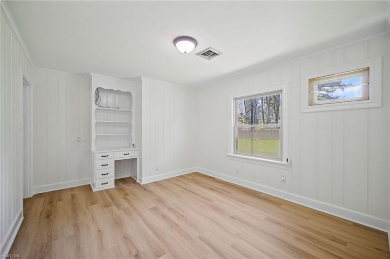 Photo 18 of 34 residential for sale in Chesapeake virginia