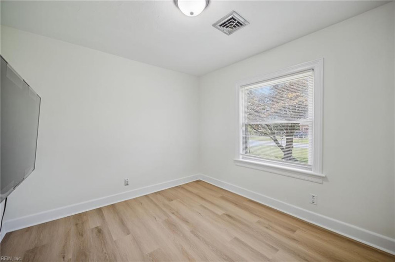Photo 21 of 34 residential for sale in Chesapeake virginia