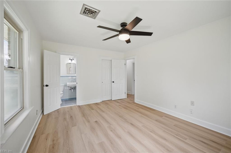 Photo 25 of 34 residential for sale in Chesapeake virginia